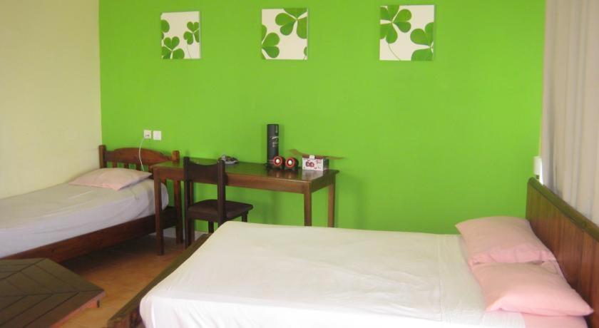 Le Cactus Guesthouse Terre Rouge  Bagian luar foto