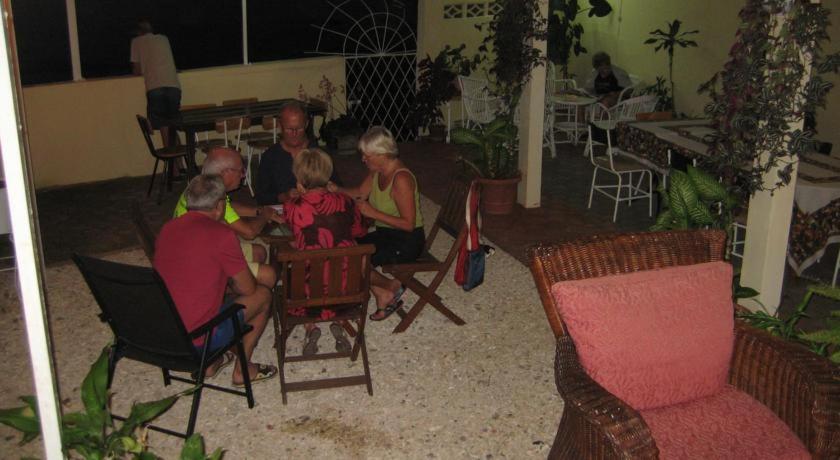 Le Cactus Guesthouse Terre Rouge  Bagian luar foto