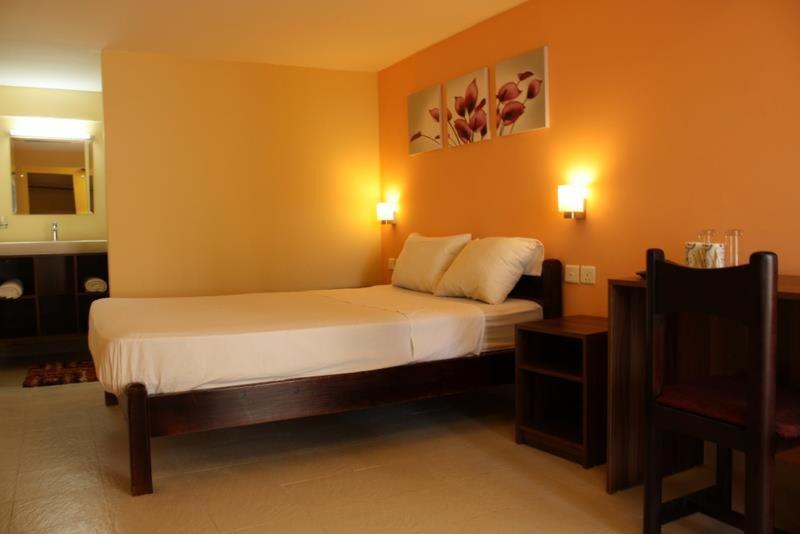 Le Cactus Guesthouse Terre Rouge  Bagian luar foto